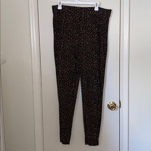 PLUS FOREVER 21 Leopard Leggings
